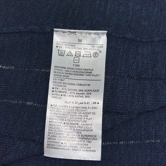Old Navy Sleeveless Cardigan - Picture 6 of 6